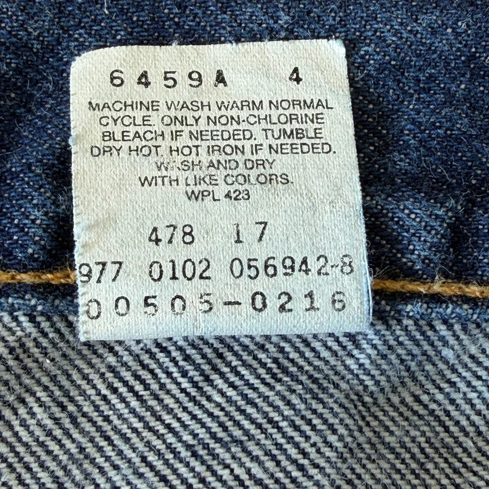 Vintage Levis 505 Regular Fit Straight Leg Jeans Mens 33x34 Dark Blue Denim Y2K
